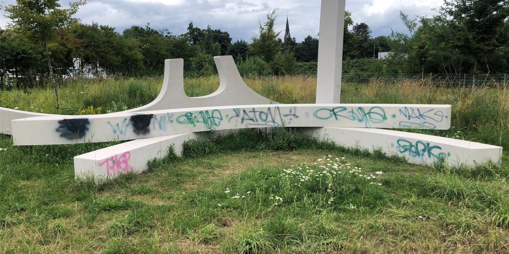 Recklinghausen: Sitz-Skulptur auf Kunstmeile beschmiert