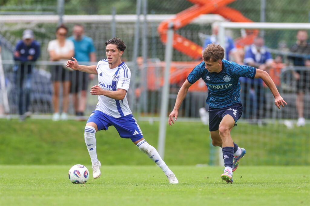 12.07.2025, Fussball, Saison 2025/2026, Testspiel, SV Wehen Wiesbaden - FC Schalke 04, v. l. Soufiane El-Faouzi (FC Schalke 04)



