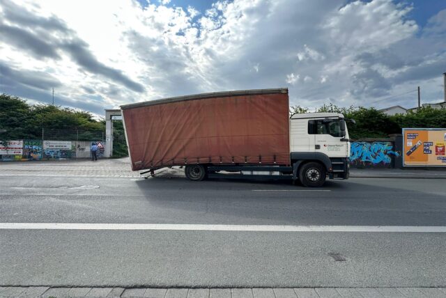Ein defekter Lkw in Dortmund-Nette.