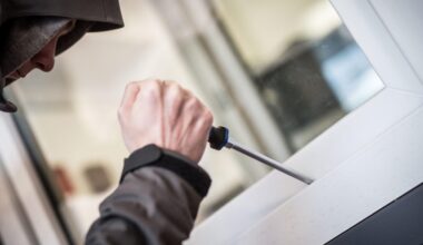 Täter stehlen Pedelecs aus Garage