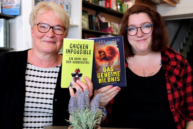Anne Heine-Hagen (l.) und Annabell Boehnke von der Buchhandlung Kortenkamp haben einen spannenden und einen skurrilen Buchtipp für die Ferien.