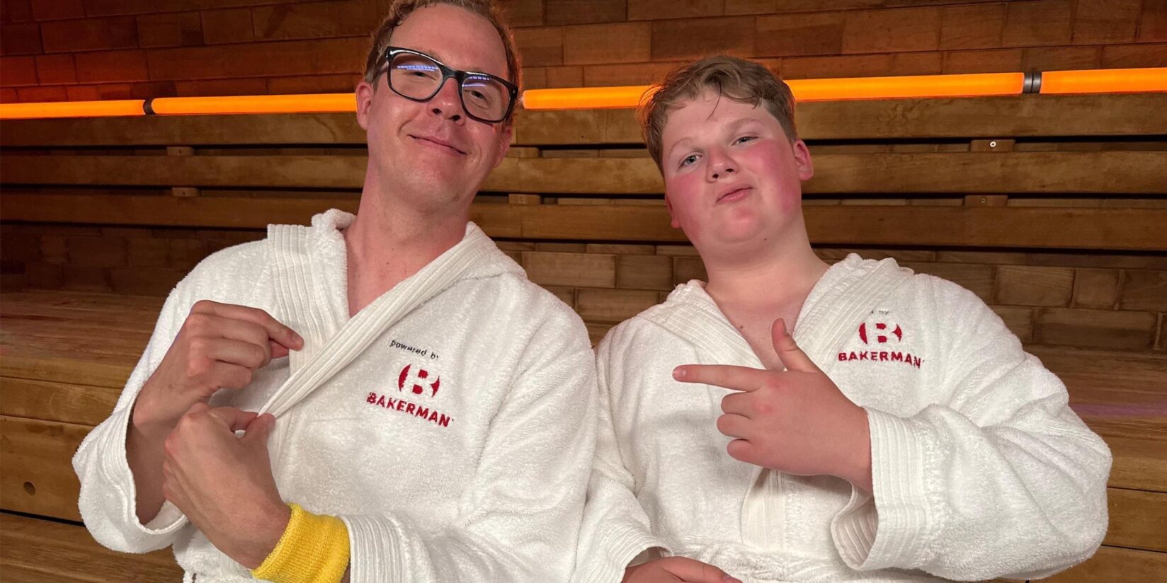 Daniel Danger interviewt Promis in der Sauna