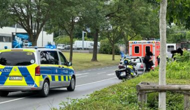 Autofahrer bremst Rollerfahrer aus – der stürzt