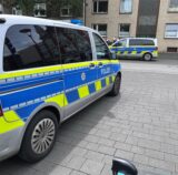 Polizeiwagen am Otto-Wels-Platz.