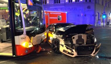 Schwerer Unfall in Dortmund: Linienbus prallt auf Audi