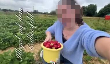 Junge Frau stellt Video von Erdbeer-Diebstahl selbst online