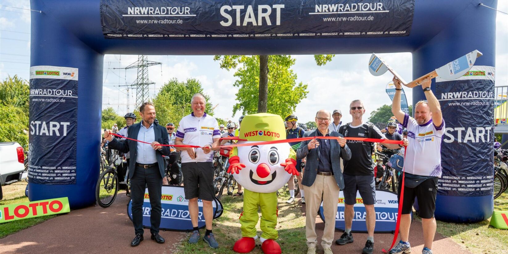 NRW-Radtour führte von Leverkusen nach Neuss und zurück