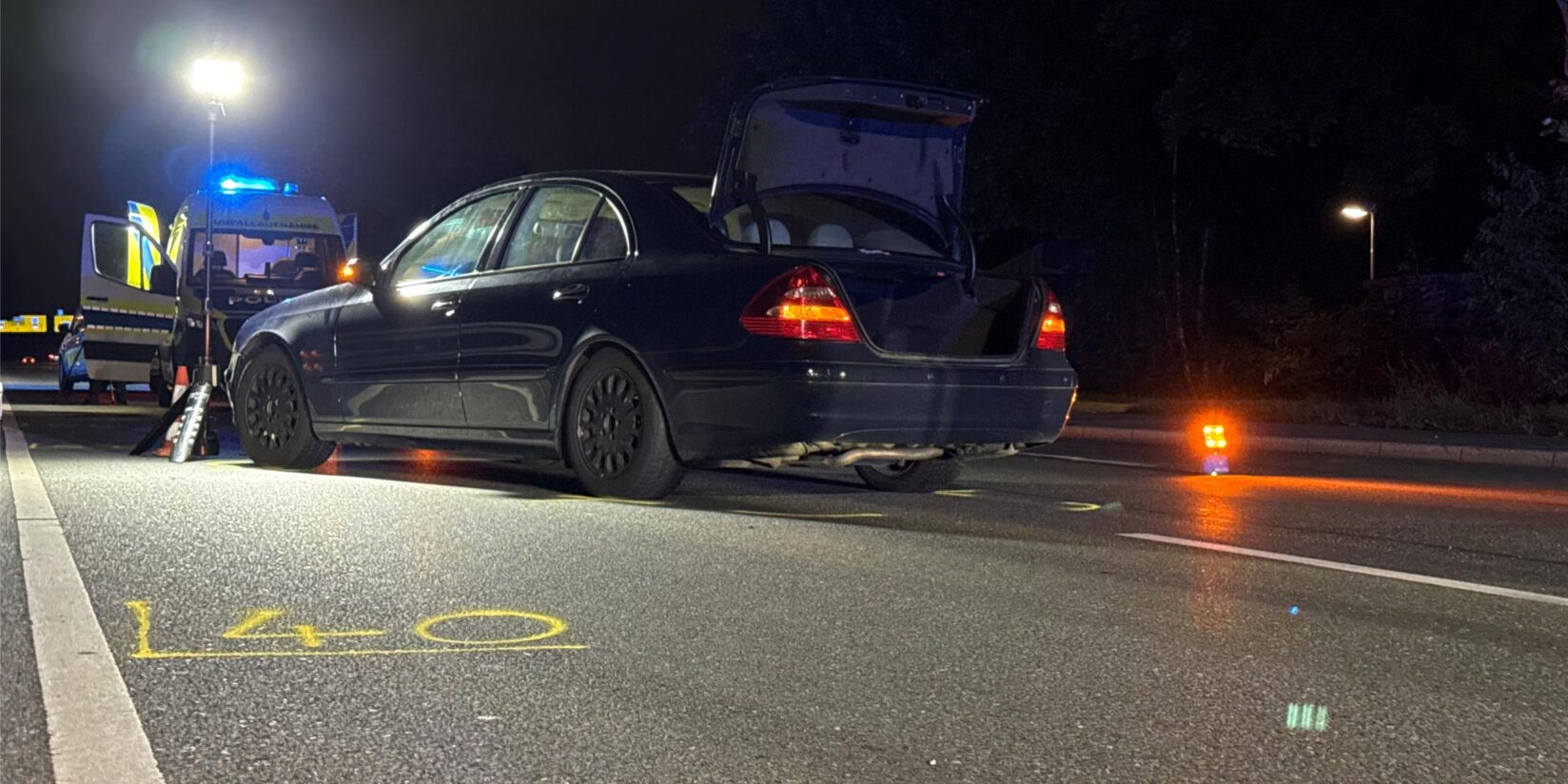 Pkw erfasst Fußgänger auf B1 – Person schwer verletzt