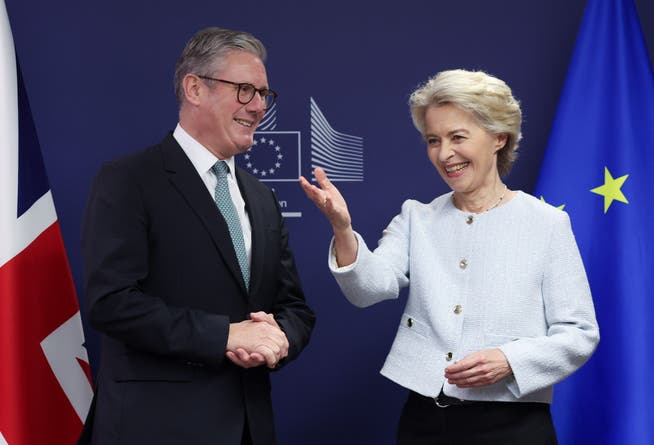 Der britische Premierminister Keir Starmer und EU-Kommissions-Präsidentin Ursula von der Leyen wollen, dass London und Brüssel künftig wieder enger kooperieren.