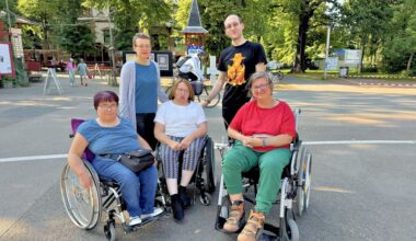 Sandy, Vera, Annett, Susanne und Mirko –  tanzen in der Gruppe „Abgefahren“ und setzen ein starkes Zeichen für Inklusion und Zusammenhalt.