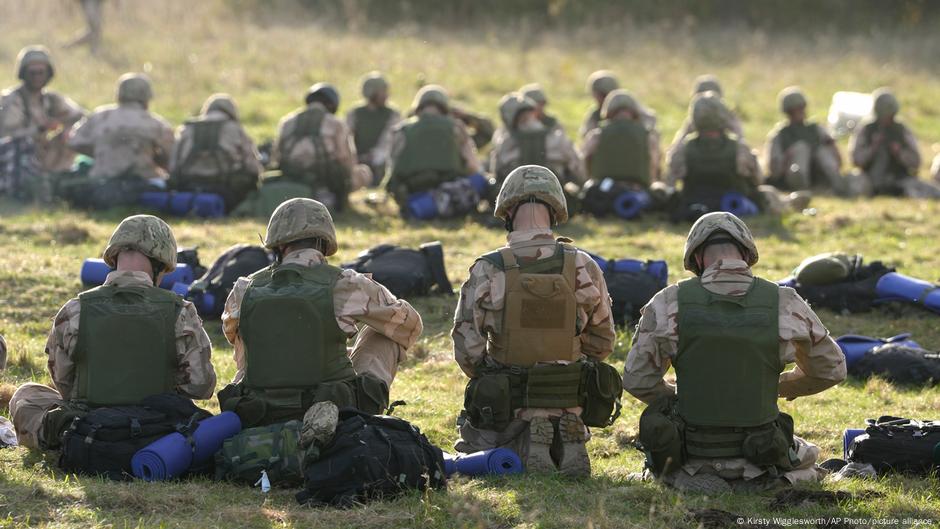Auch untaugliche Männer müssen in der Ukraine zum Militär – DW – 19.07.2025