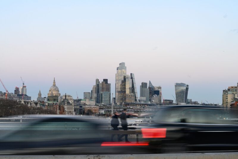 Für 2025 wird erwartet, dass das Vereinigte Königreich mehr Millionäre verliert als jedes andere Land – eine Abwanderung in Rekordhöhe.