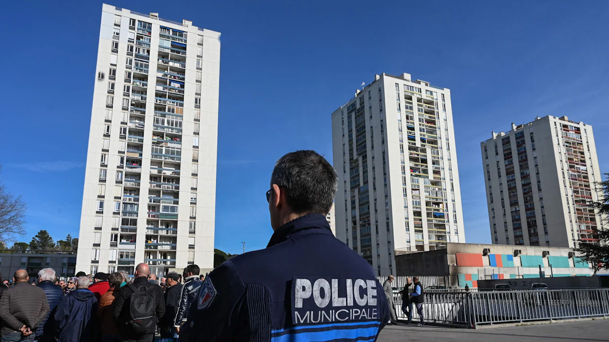 Nîmes: Ausgangssperren für Minderjährige zur Bekämpfung der Drogenkriminalität - Panorama