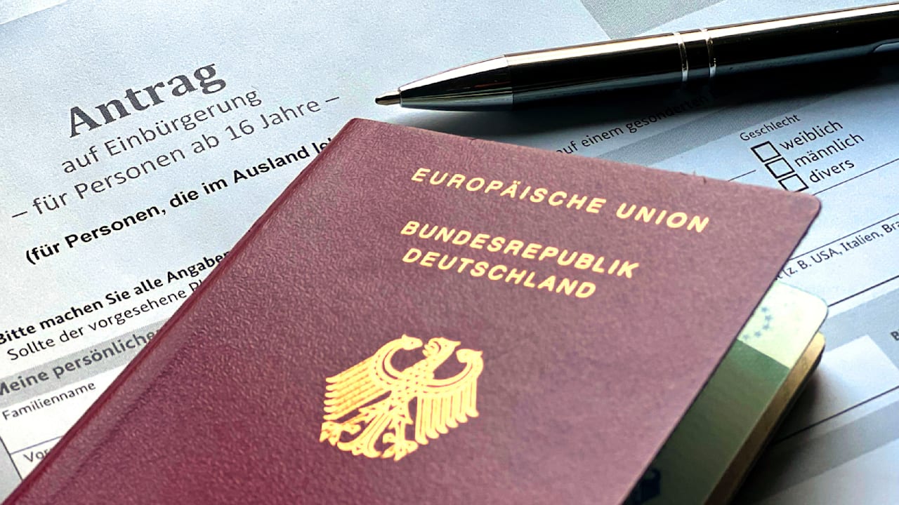 Nach Kritik an Berlin: Auch Bayern feierte Einbürgerungs-Rekord | Politik
