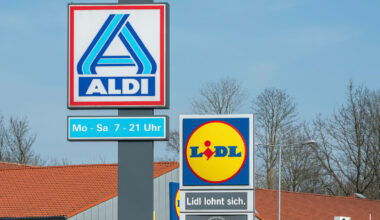 Aldi macht Schluss, Lidl setzt auf KI: Das Discounter-Duell im Netz | Geld