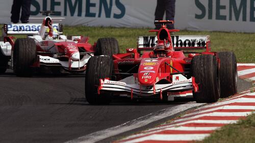Ralf Schumacher (l.) machte in der Schlussphase mächtig Druck auf seinen Bruder