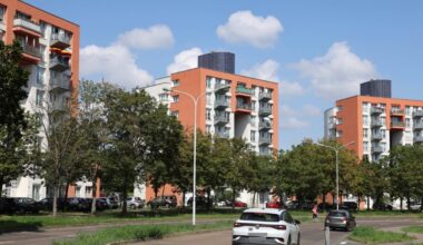 Halle: Nur knapp verfehlt - Feuerlöscher schlägt plötzliche neben Frau ein