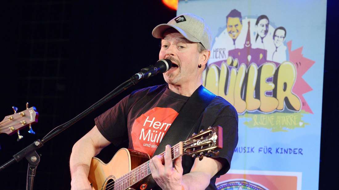 Zu Gast beim Kindersommer in Göttingen: Herr Müller und seine Gitarre. 