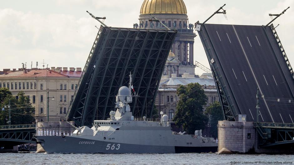 Russische Flottenparade aus Sicherheitsgründen abgesagt – DW – 27.07.2025