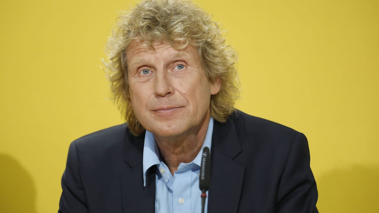 Top-Ökonom Raffelhüschen über Migration: „Wir brauchen mehr Frauen“ | Politik