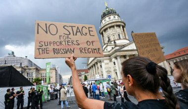 Musikfestival - Proteste gegen Netrebko-Konzert in Berlin - Kultur