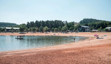 Wieder Badegast in Brombachsee von Wels gebissen - Bayern