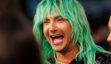 "Dachte erst, das ist Heidi": Bill Kaulitz lässt am Strand die Hüllen fallen