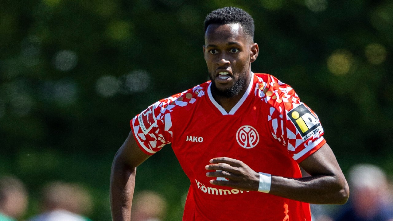 Mainz 05: Fernandes vorm Absprung | Sport