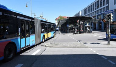 München: Angreiferin schlägt zwei Mädchen nieder - München