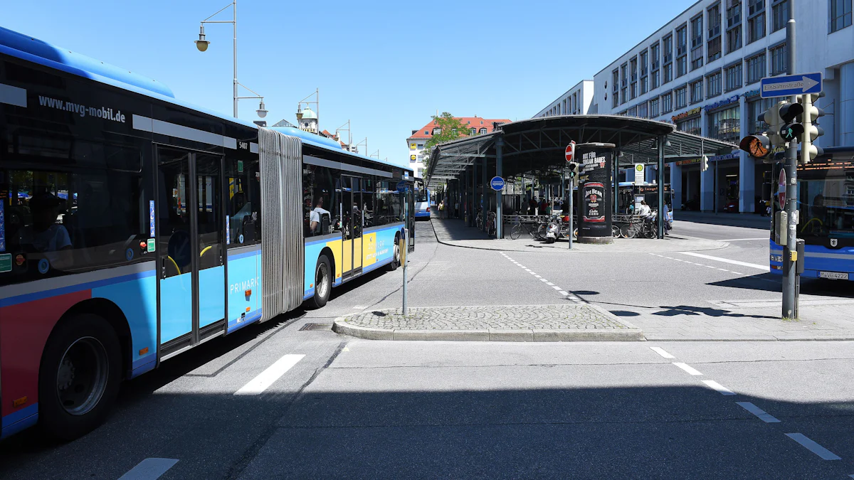 München: Angreiferin schlägt zwei Mädchen nieder - München