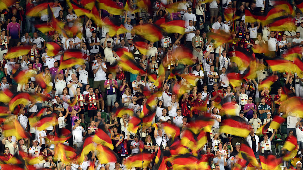 Frauen-EM: Fan-Ansturm sorgt für Rekord bei Deutschland-Spiel | Sport