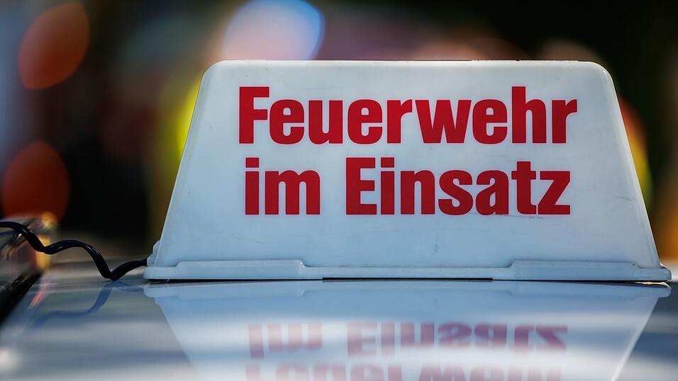 Die Feuerwehr suchte den Gebäudekomplex ab. (Symbolbild)