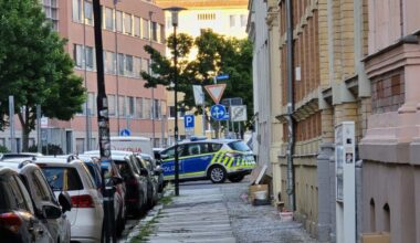 Toter Mann mit Stichverletzungen in Wohnung gegenüber der Polizeiinspektion entdeckt – Obduktionsergebnis des Vietnamesen liegt vor