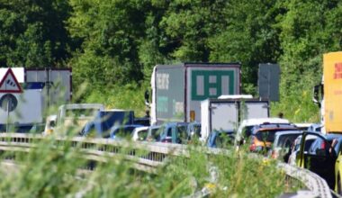 25 Kilometer Stau nach Lkw-Unfall auf A3 – 400 Liter Diesel auf Fahrbahn
