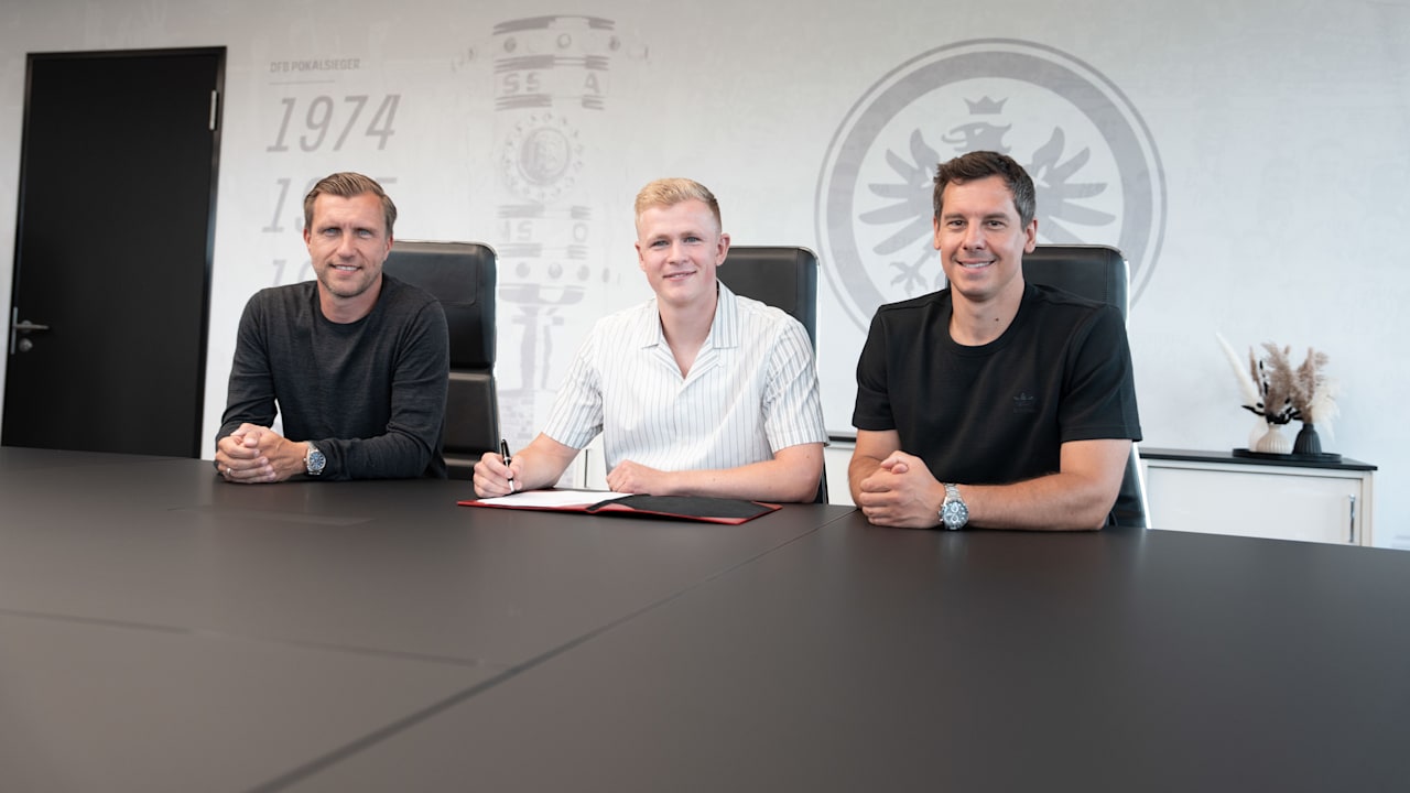 Eintracht Frankfurt: 5 Geheimnisse über den Burkardt-Deal! | Sport