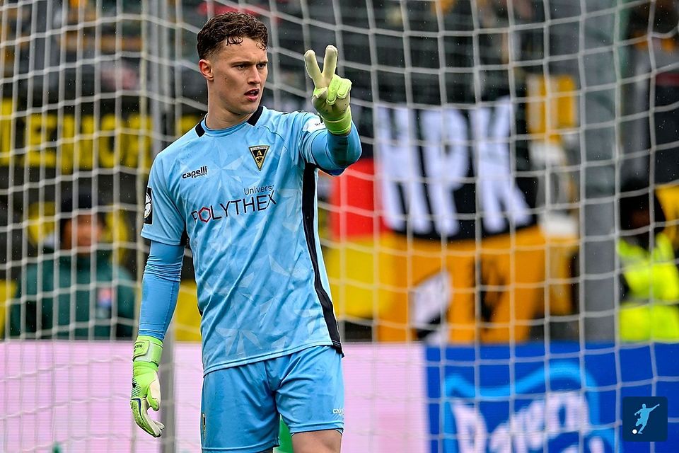 Jan Olschowsky bleibt bei Alemannia Aachen. 