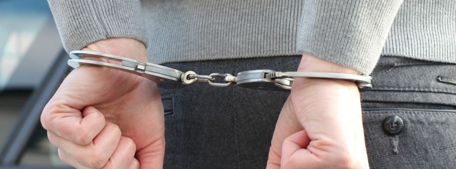 Wiesbadener vergewaltigt über Jahre die Töchter seiner Lebensgefährtin