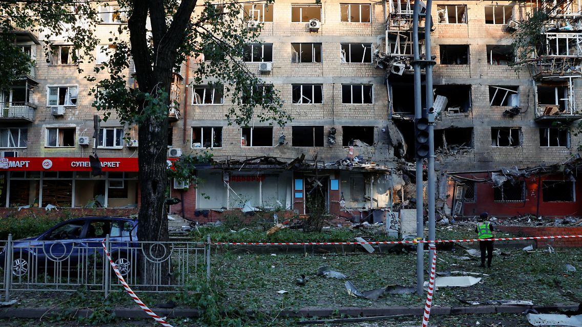 Ein zerstörtes Gebäude nach dem russischen Angriff.