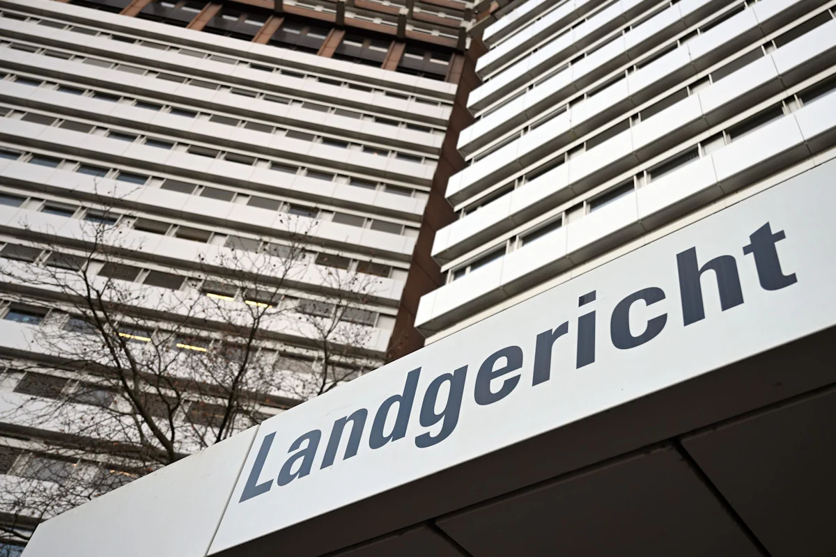 Prozess in Köln - Räuber überfällt dreimal denselben Juwelier - Lebensbeichte - Panorama