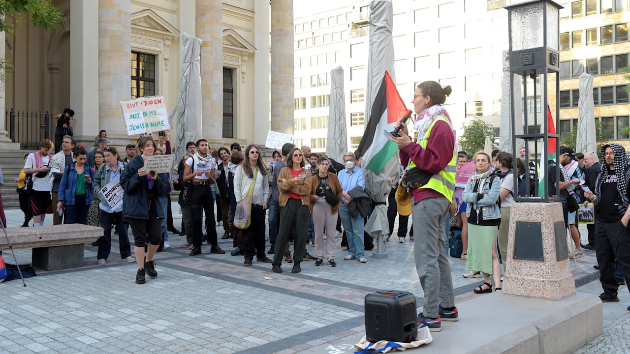 Wegen Hass-Demo: Israelisches Restaurant sagt Neueröffnung ab | Regional