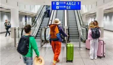 Hochbetrieb am Flughafen am ersten Ferienwochenende