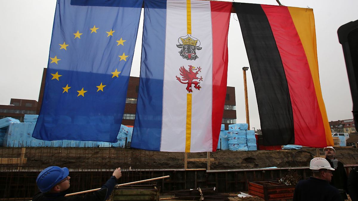 Mecklenburg-Vorpommern: Umfrage: Verbundenheit mit Deutschland in MV besonders hoch