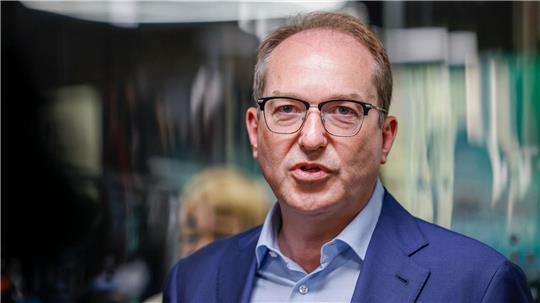 Dobrindt lädt zum „Migrationsgipfel“ auf der Zugspitze