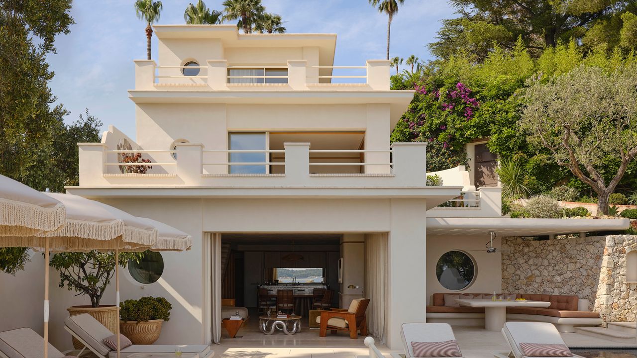 Dieses luftige Traumhaus direkt am Meer baute ein Architekt für seine eigene junge Familie
