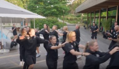 05:56 Unnötige Aktion: BVB-Bellingham verhindert Brüder-Duell - Ntv