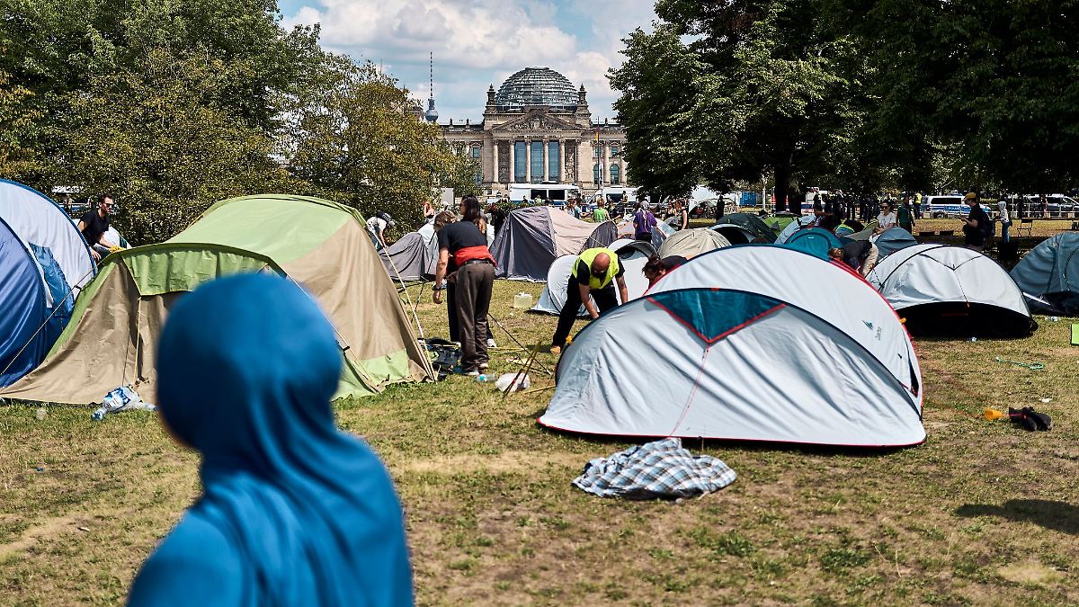 Berlin & Brandenburg: Gericht bestätigt: Palästina-Camp darf zurück ans Kanzleramt