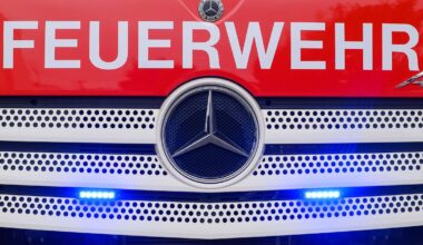 Berlin & Brandenburg: Feuerwehrauto kippt um - Sechs Einsatzkräfte verletzt