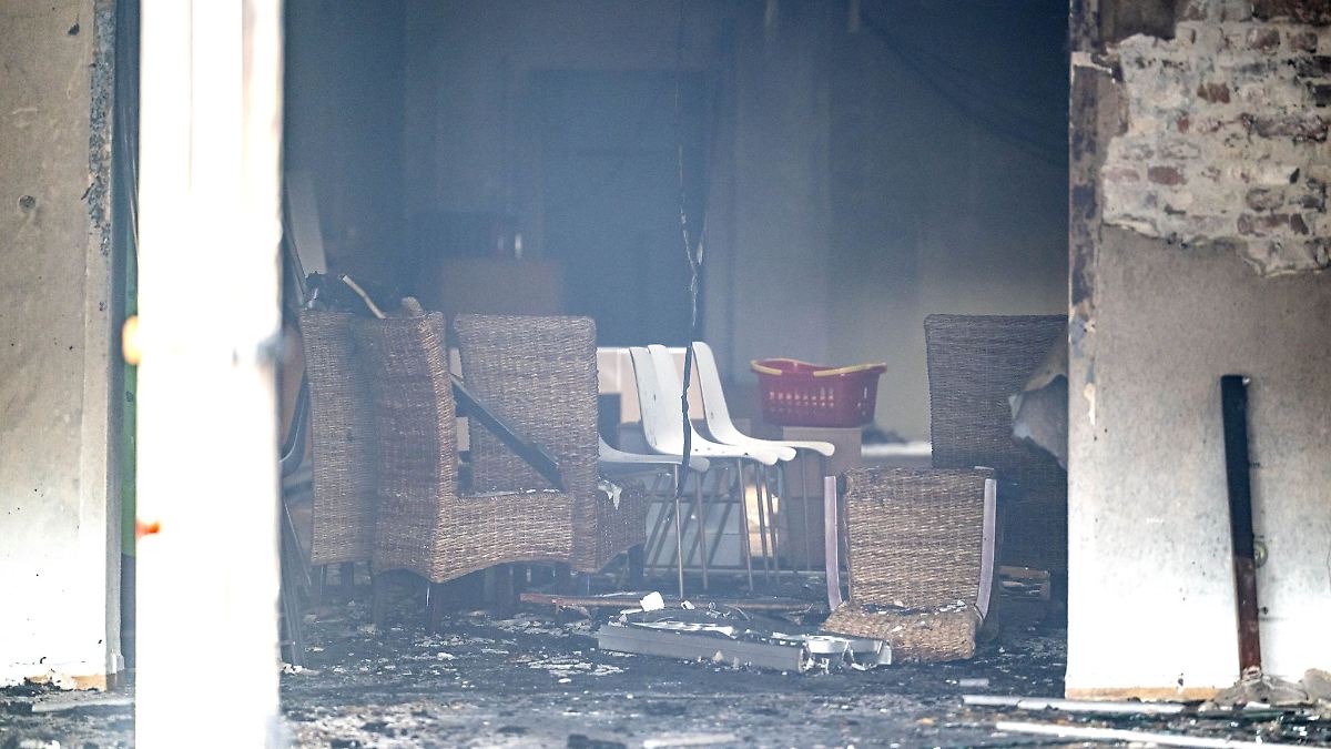 Niedersachsen & Bremen: Polizei bittet nach tödlichem Wohnhausbrand um Hinweise