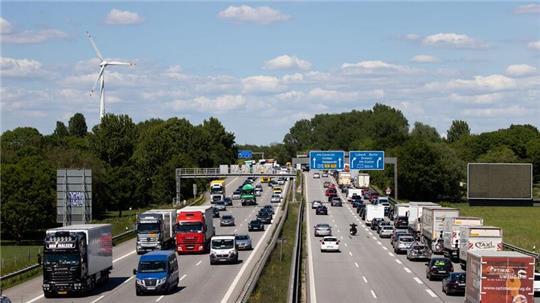 Umweltschützer wollen Ausbau der A1 in Hamburg stoppen