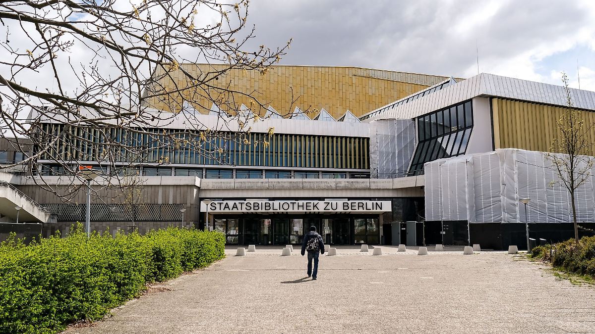 Berlin & Brandenburg: Wasserschaden in der Staatsbibliothek